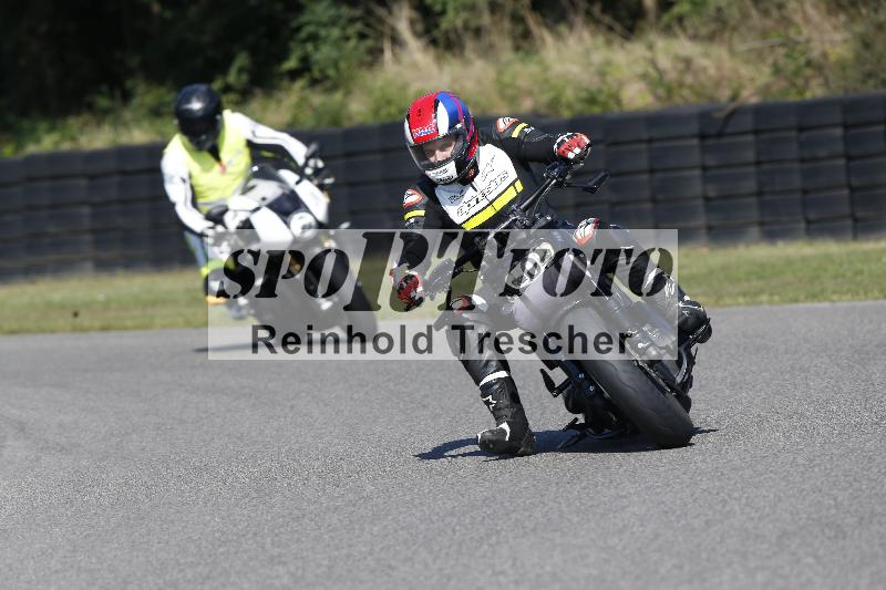 Archiv-2025/49 26.08.2025 Cornu Master School ADR/blau-bleu/0-1